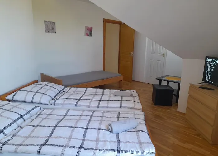 Anna Vendeghaz Szeleste